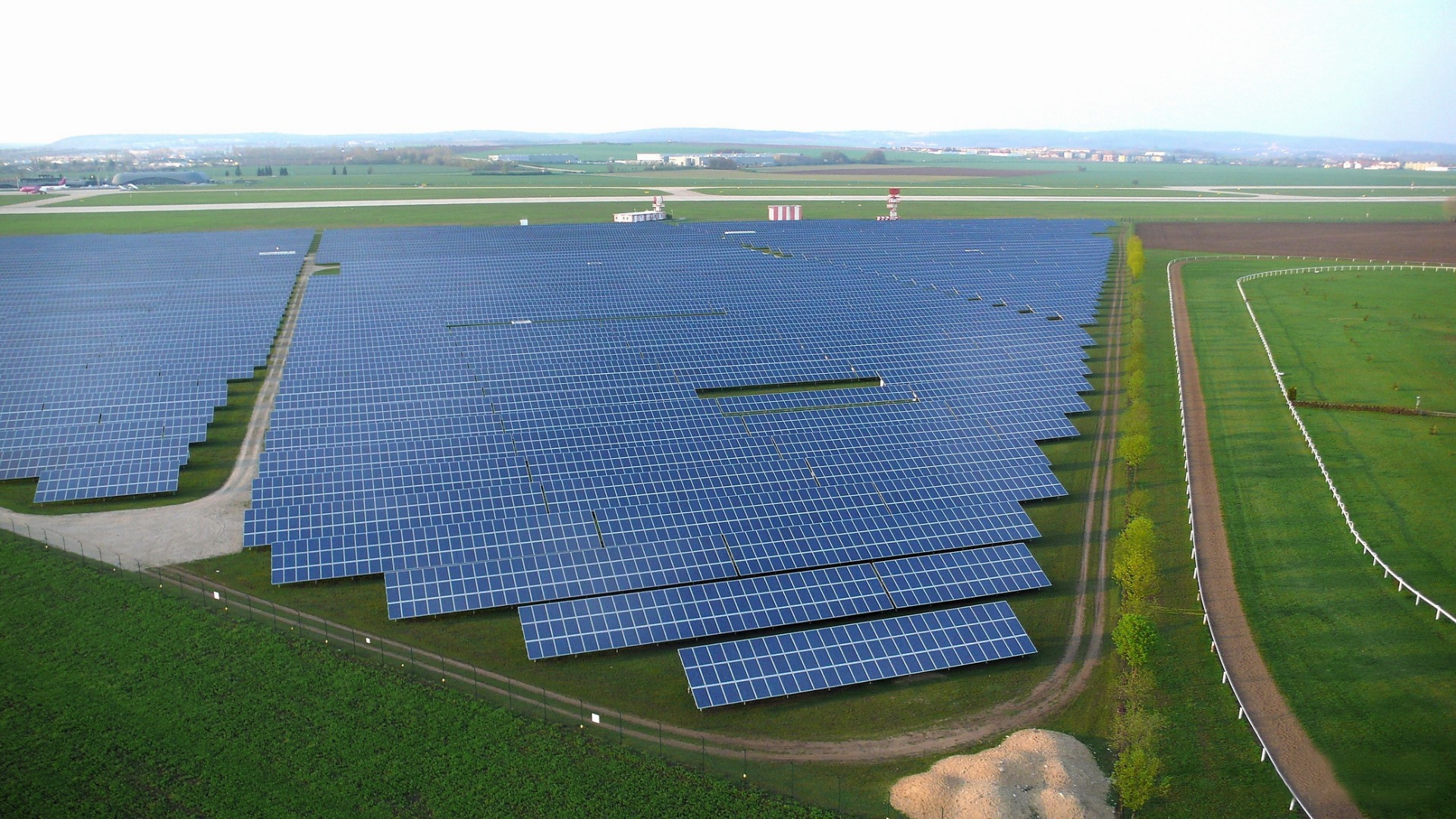 SOLÁRNÍ ELEKTRÁRNA